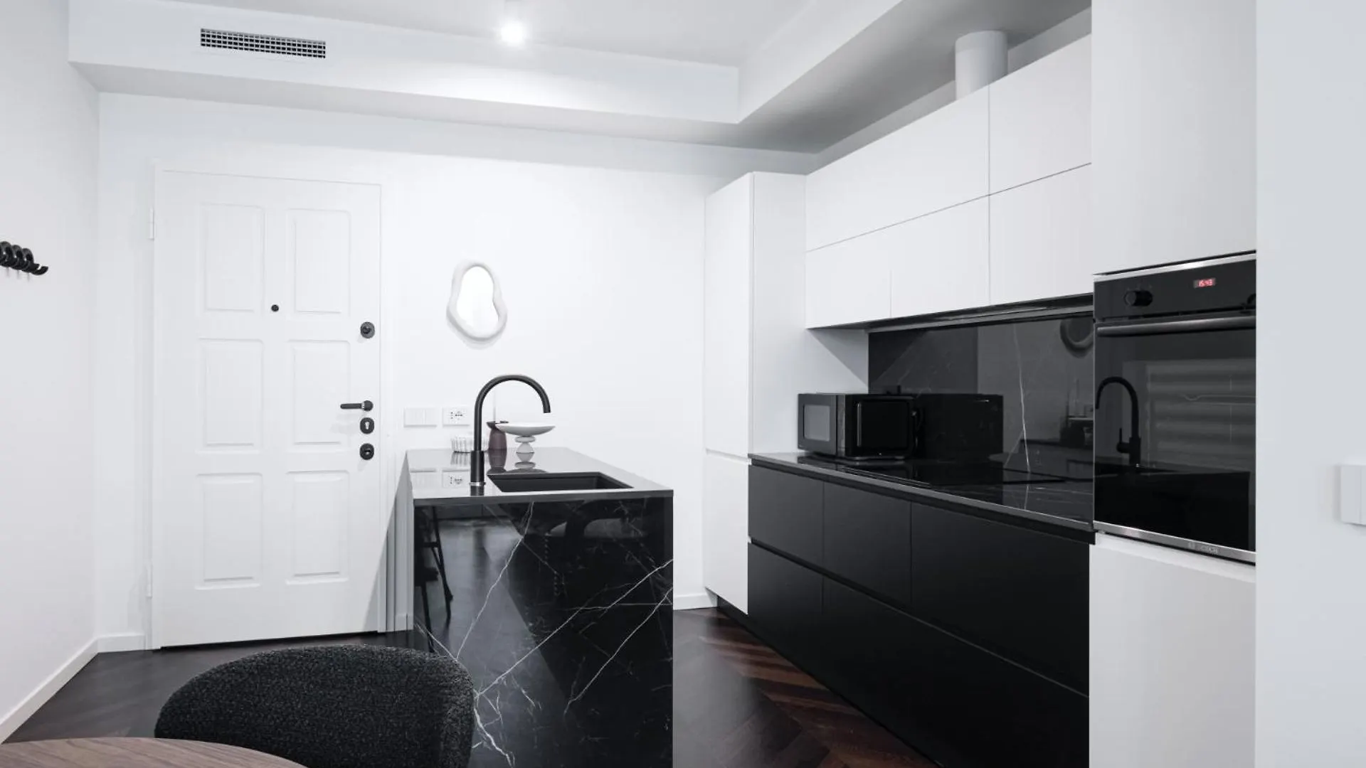 Appartamento Easylife - Terrazzo, Wellness, A 10 Min Dal Duomo Milano 0*,