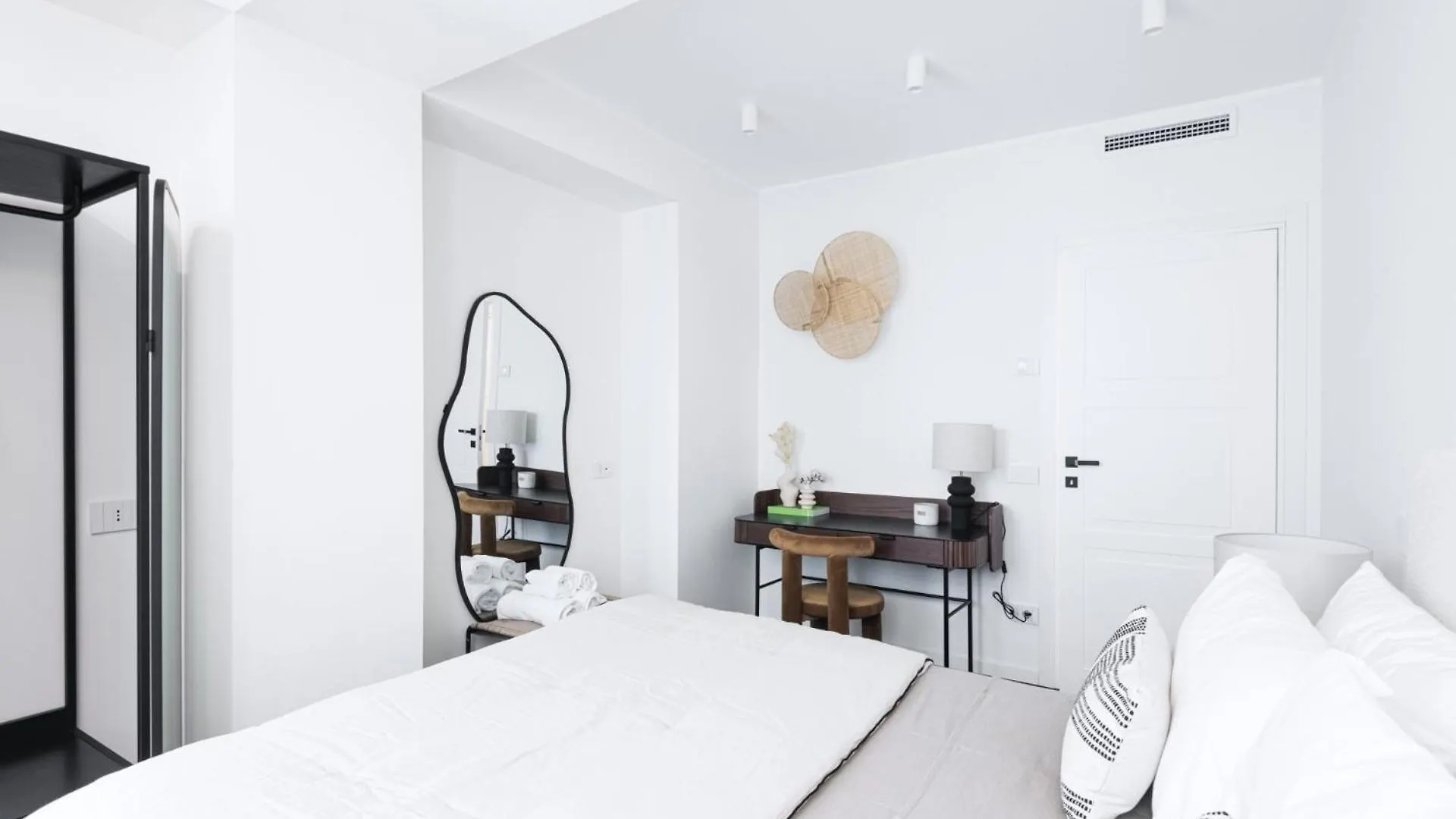 Appartamento Easylife - Terrazzo, Wellness, A 10 Min Dal Duomo Milano 0*,