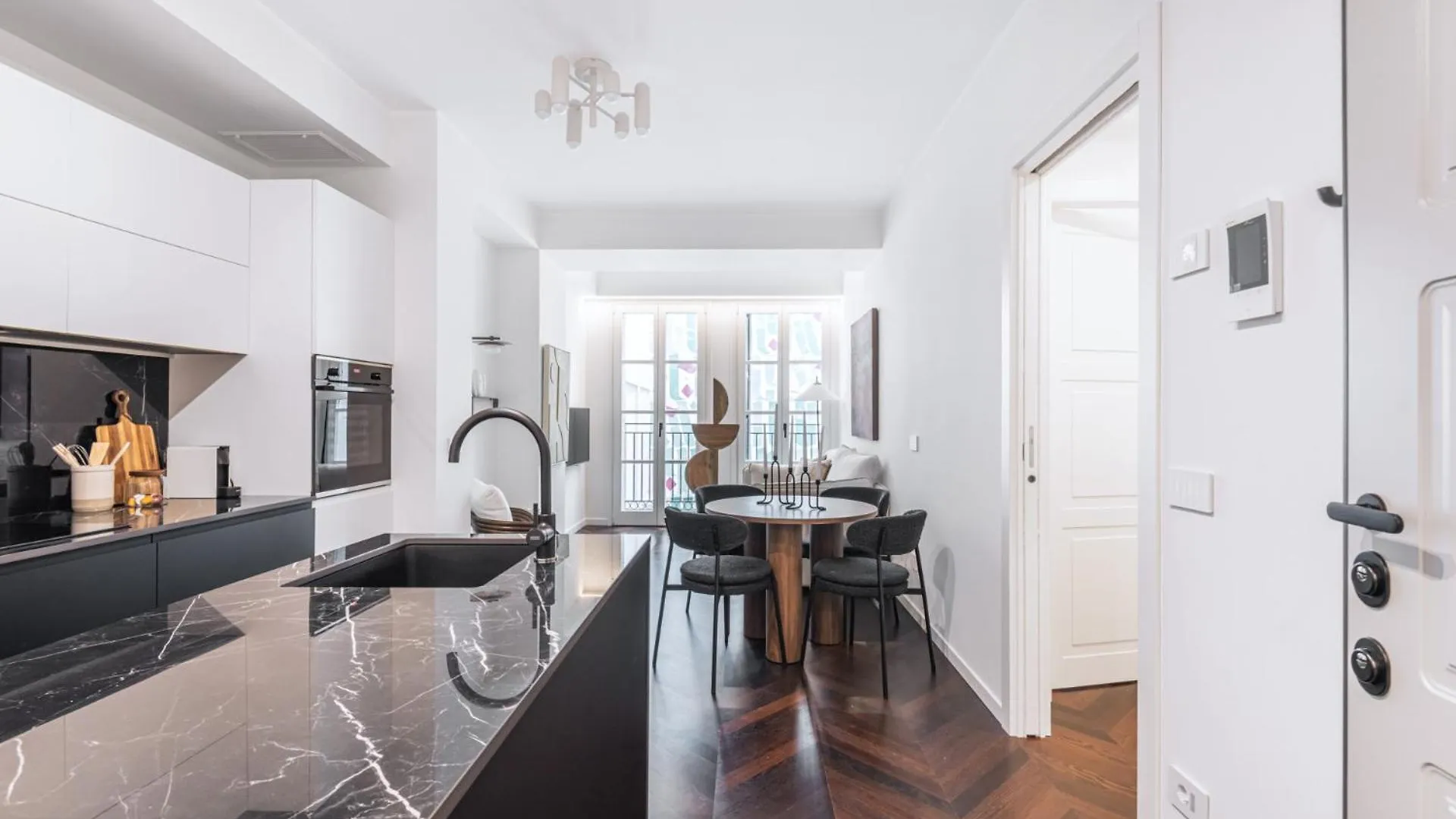 Appartamento Easylife - Terrazzo, Wellness, A 10 Min Dal Duomo Milano Italia